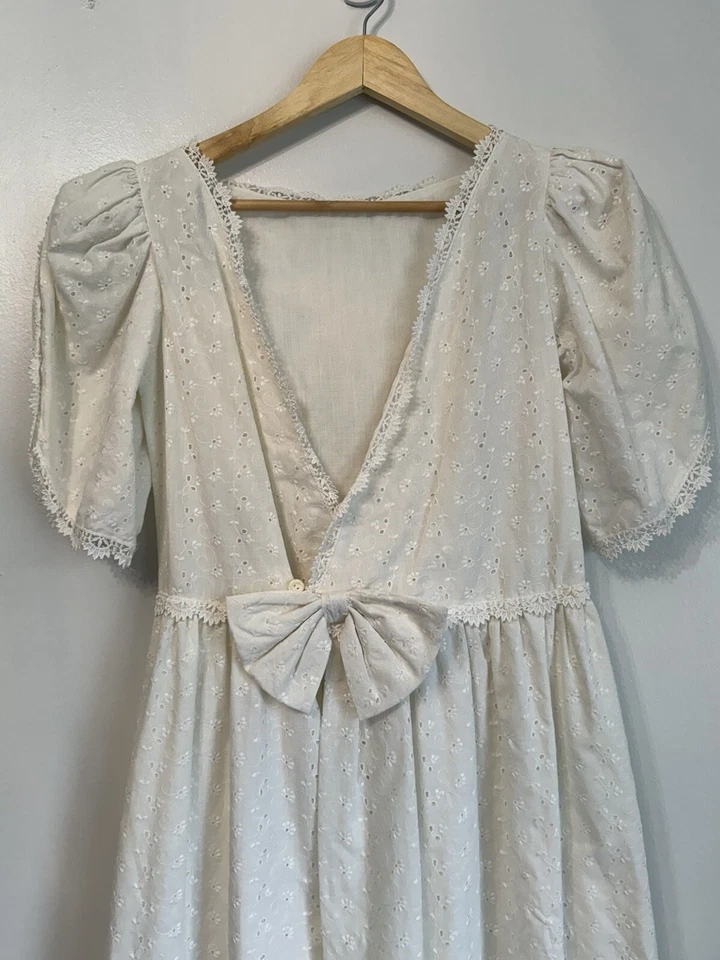 Vintage Women’s Dress Size XS White Eyelet Floral Romantic Edwardian Cottagecore - Image 4 of 4
