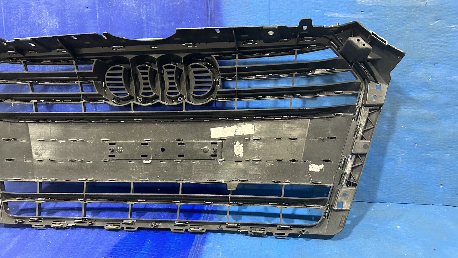 2017-audi-a4-a4-quattro-front-bumper-grille-8w0853651-br-oem-damaged-ebay