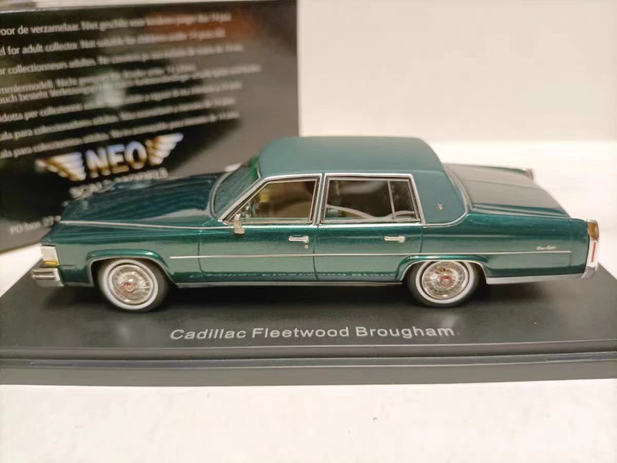 Neo 1/43 Resin car model Cadillac Fleetwood Brougham 1982