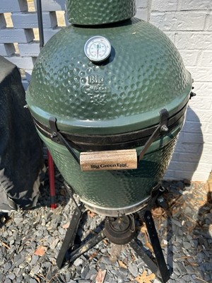 Large Big green Egg With Stand And Cover 