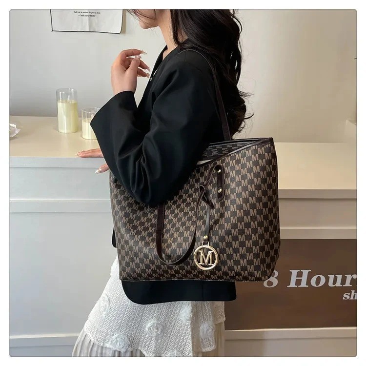 Versatile Large Capacity Shoulder Bag trendy Letter Print Fashion Luxury Brand