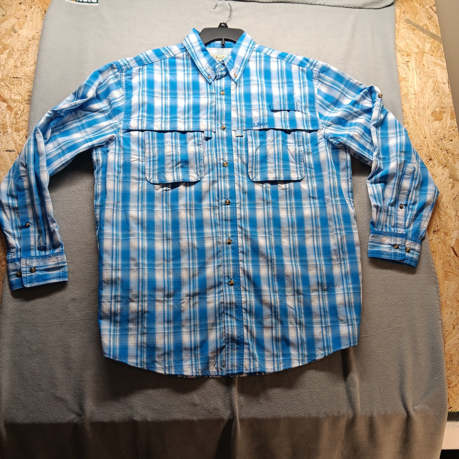 LL Bean Blue, White Vented Long Sleeve Button Front Fishing Shirt Men's Large