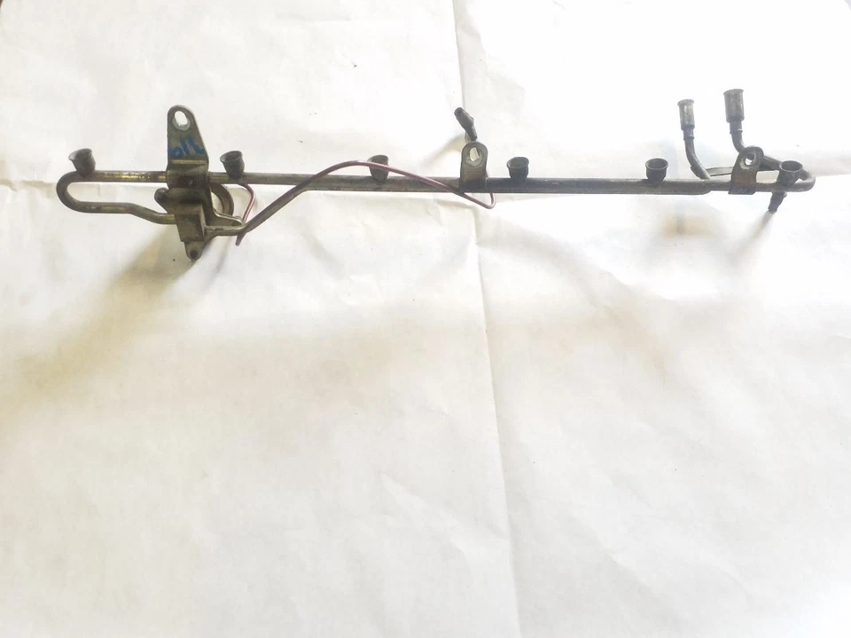 Riel de combustible 4,9 L | Se adapta a Ford F150 / F250 / Mustang 1991-1993 / 1996-1998 Foto 3 de 4