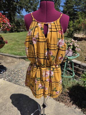 J For Justify Ladies Yellow Shorts/Romper With Spaghetti Straps. Size L.