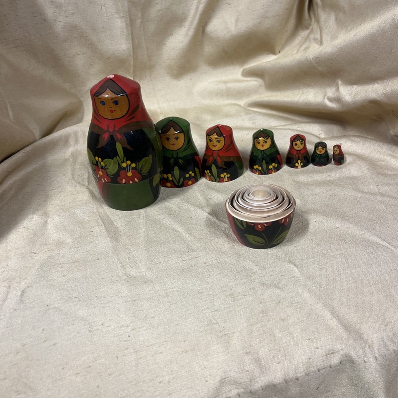 VTG 7pc Russian Matryoshka Nesting Doll hand painted red green & orange flowers