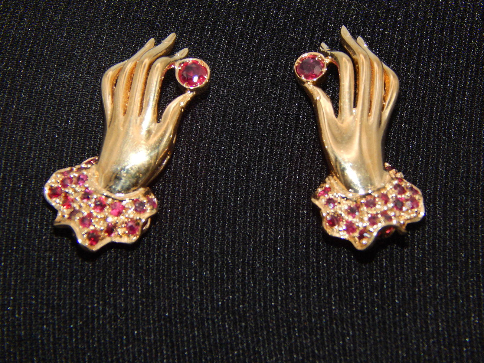 14K Gold Ruby Adorned Hands - image 1