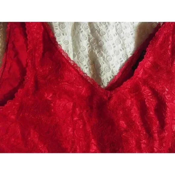 Abito Express taglia 2 pizzo rosso doppio collo a V aderente e svasato senza maniche San Valentino SENZA CINTURA