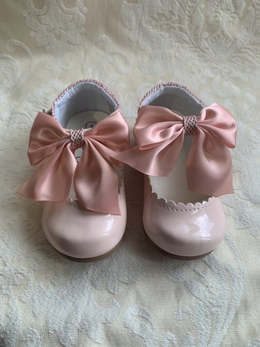 Spanish/Romany Bow Shoes, Pink with Glitter, Mary Janes, Girls, Party - Picture 2 of 3