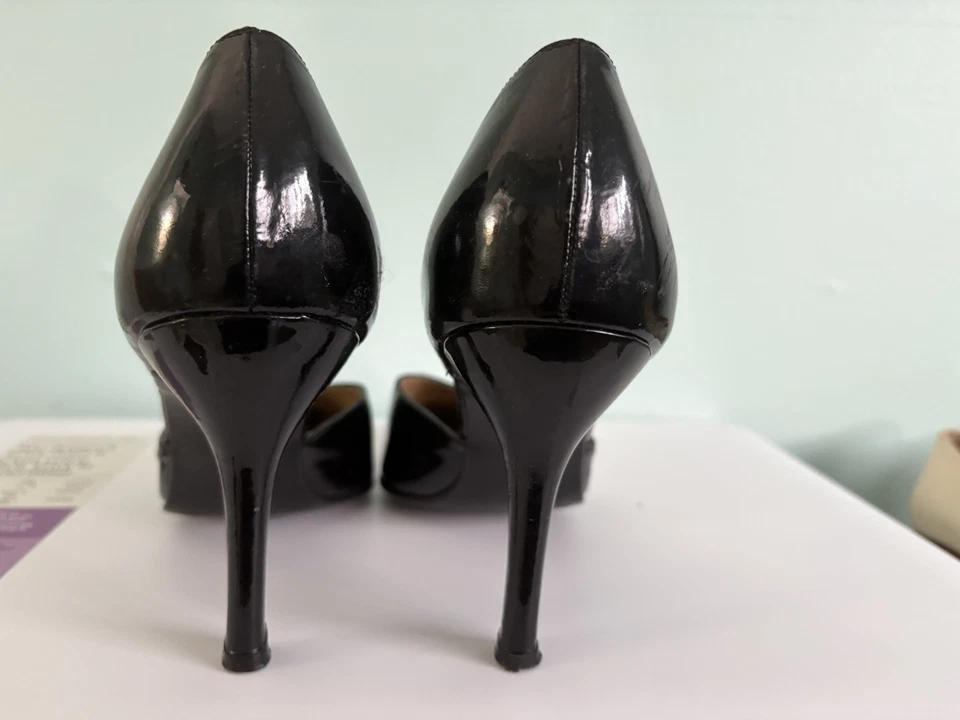 Zapatos de salón para mujer Stuart punta cerrada punta negra charol 8M Foto 3 de 4