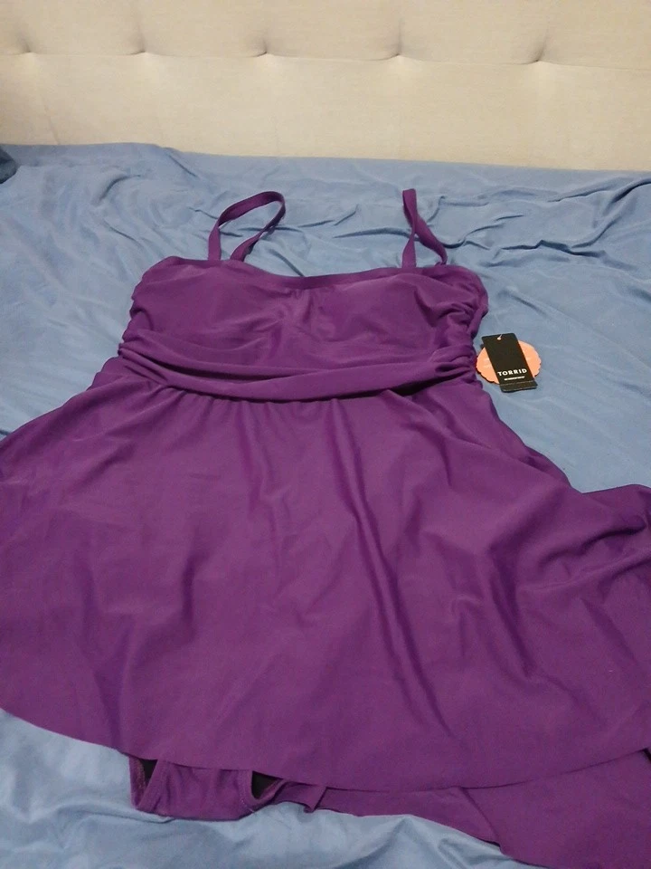 Traje de baño Torrid de una pieza con aros sujetador forrado barriga falda en púrpura talla 1 nuevo con etiquetas Foto 2 de 4