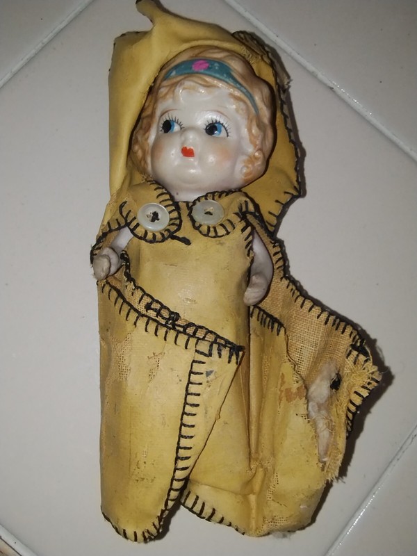 Vintage Baby Doll in a Papoose Porcelain Made in Japan Hinged Arms & Legs Blue E