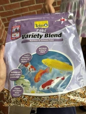 Pond Variety Blend Fish Food to Enhance Color and Vitality 1.32 lbs