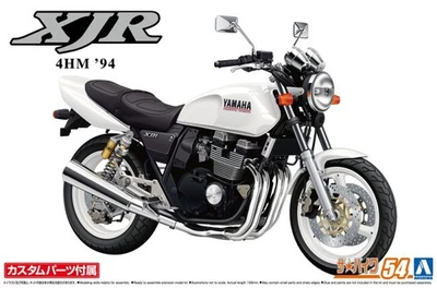Aoshima 1/12 Scale Model Bike Kit Yamaha 4HM XJR400S 1994 w/Custom Parts - Image 1 of 4