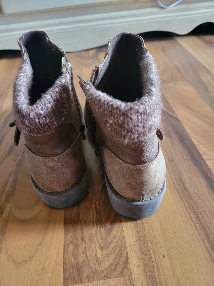 Blowfish Malibu Mujer Botines Correctos Talla 8.5 Marrón Vegano Hebilla Botas Foto 3 de 4