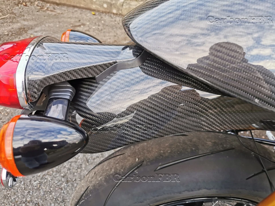 CarbonFBR: TXT09 - Triumph Thruxton 2021 - Capucha asiento Foto 3 de 4