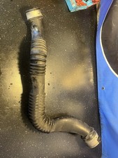 BMW E82 1 SERIA 120D 2007-2013 WĄŻ DOŁADOWUJĄCY POWIETRZA RURA 7797481