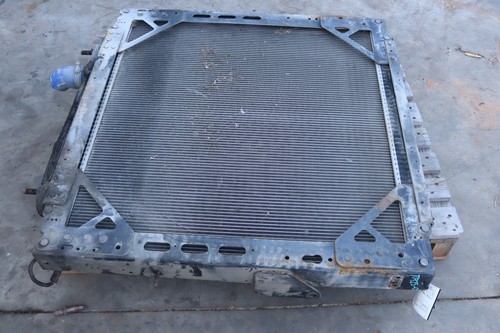 2013-2017 PETERBILT 579 CUMMINS ENGINE COOLING RADIATOR F31-6200 OEM