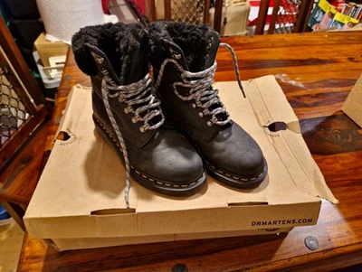 Dr. Martens 1460 Serena