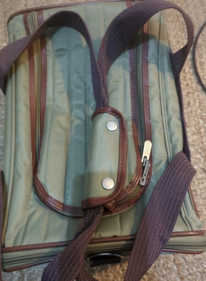 Bolsa de Viaje Sherpa Original Deluxe Porta Mascotas Verde Oliva Aprobada por Aerolínea PEQUEÑA Foto 2 de 4