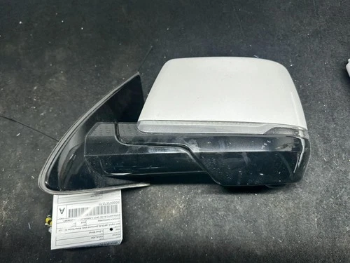 Driver Side View Mirror Turn Signal DL3 Opt Uvh Fits 15-20 ESCALADE 2048217
