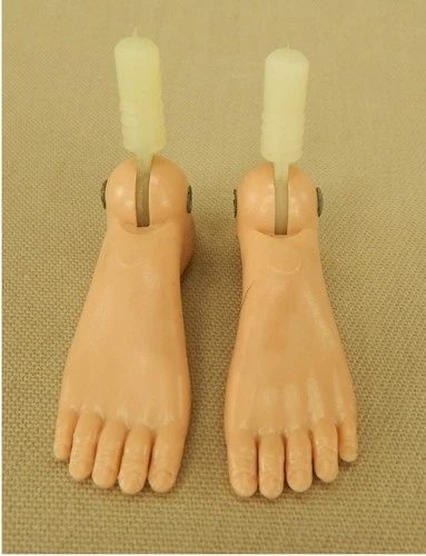 Vintage 1970 Hasbro GI Joe Adventure Team AT Figure Pair of Feet Leg Parts C8