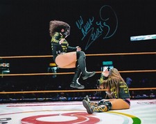 ZEUXIS SIGNED AUTO'D 8X10 PHOTO CMLL AMAZONAS LUCHA LIBRE MAE YOUNG CLASSIC J
