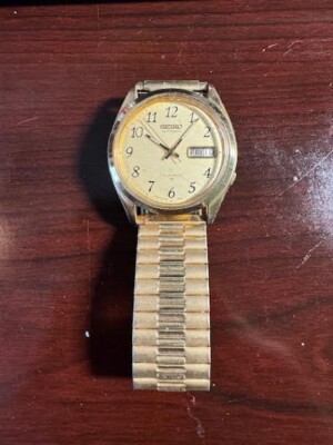 Vintage 1980's Seiko 17 Jewel Auto Day/Date Japan 7009-8219 MVT | eBay