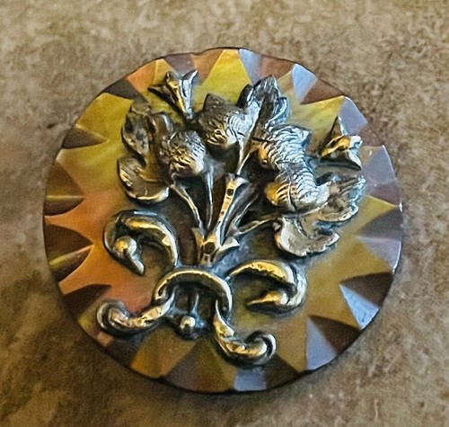 Ex Rare Antique MOP Fleur De Lis ACORN button, ca. 1880s/1890s. Fabulous!!!!!
