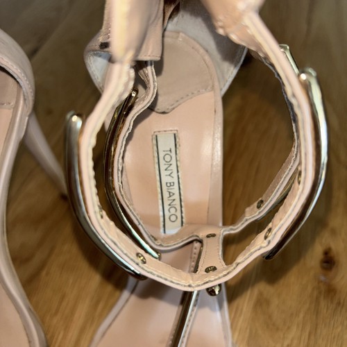 Tony Bianco Designer Stiletto Nude And Gold Design Dress Shoe Size AU 8 - Picture 2 of 7