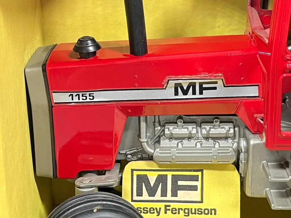 Massey Ferguson MF 1155 Tractor w Cab ERTL 1:16 Beautiful Box!!! Gray Rims - Image 4 of 4