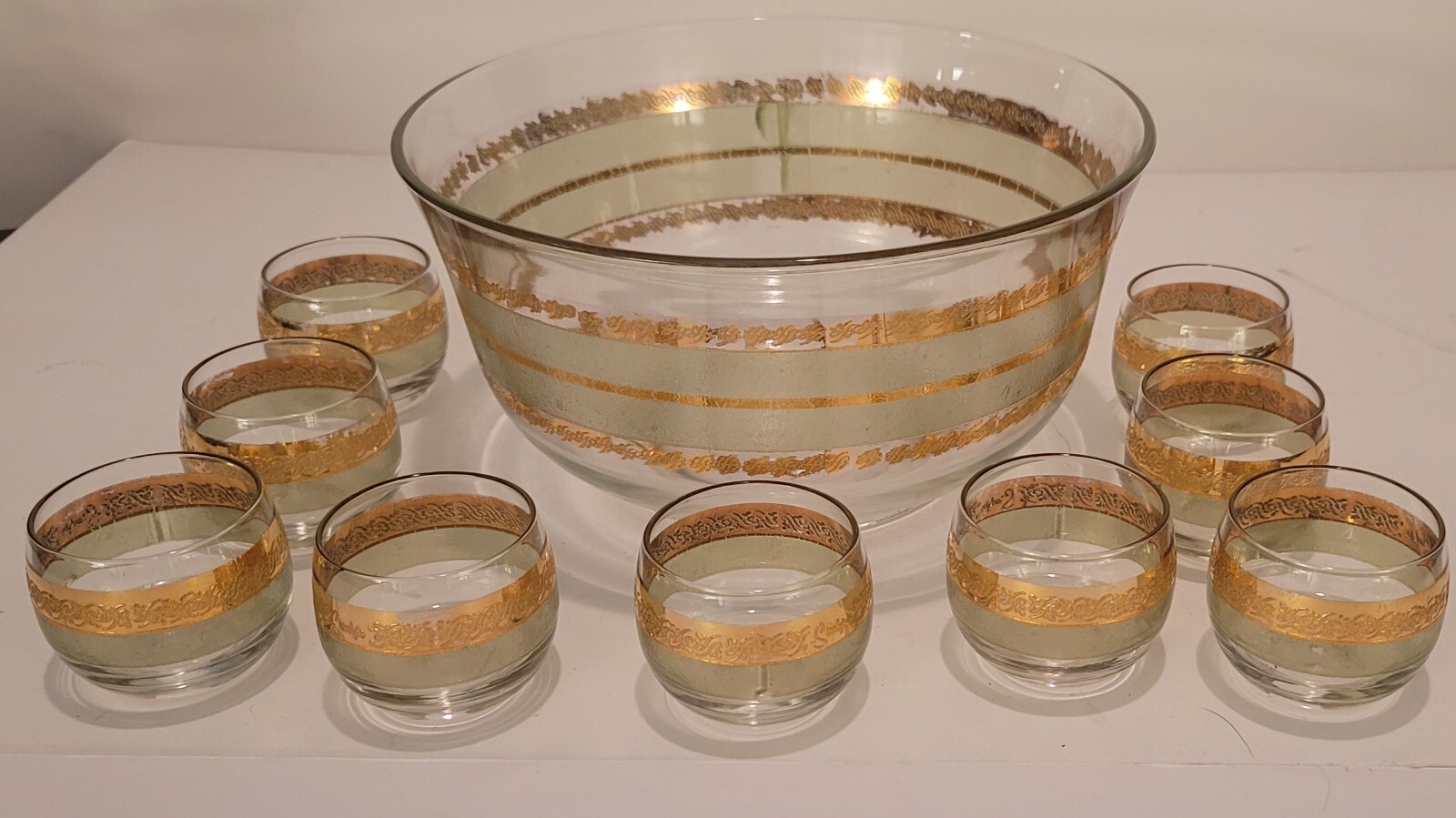 Vtg. STARLYTE Glass Punch w/ 9 Roly Poly Glasses Green And Gold Incomplete Set