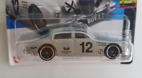 Mattel / Hot Wheels 127/250, Race Day, Jaguar Mk 1 - Pristine Mint Condition - Picture 2 of 4