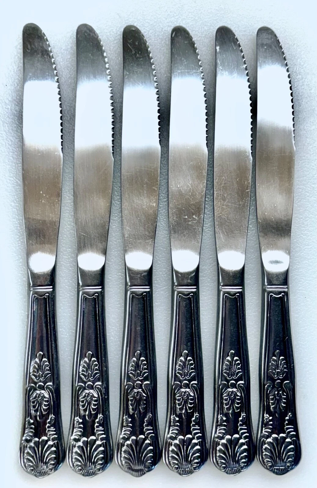 SILVERWARE ~ " KINGS " REED & BARTON TOWLE (6) SERRATED DINNER KNIVES KNIFE 8.5"