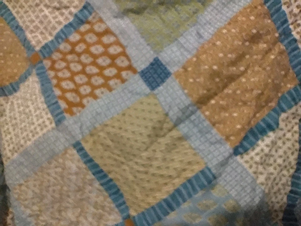 Edredón Mainstays Rústico Shabby Estampado Patchwork - 82" por 87" Multicolor Foto 3 de 4