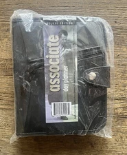 Associate deluxe edition day planner 7x9