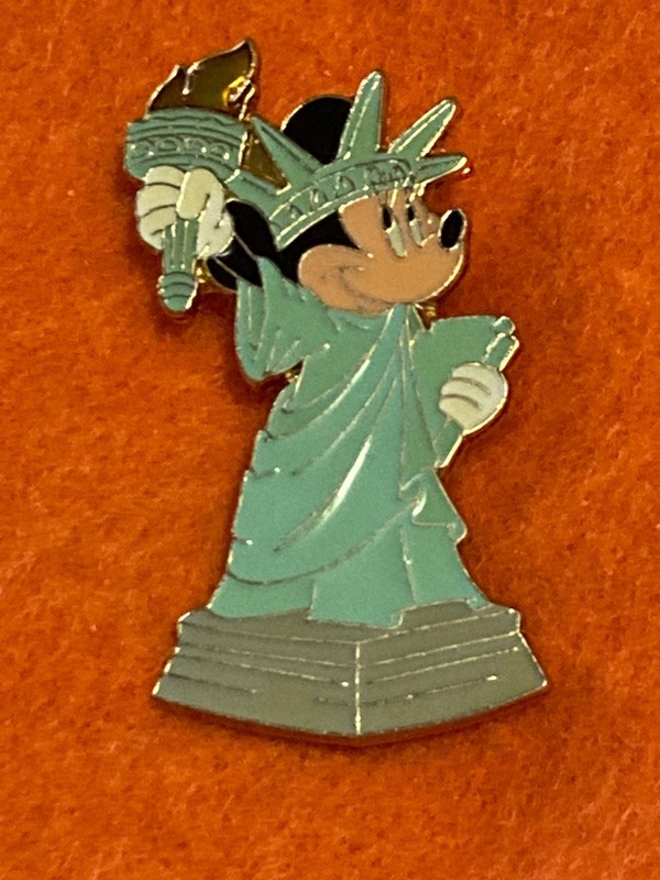604    DIS NYC - Minnie - Statue of Liberty - New York