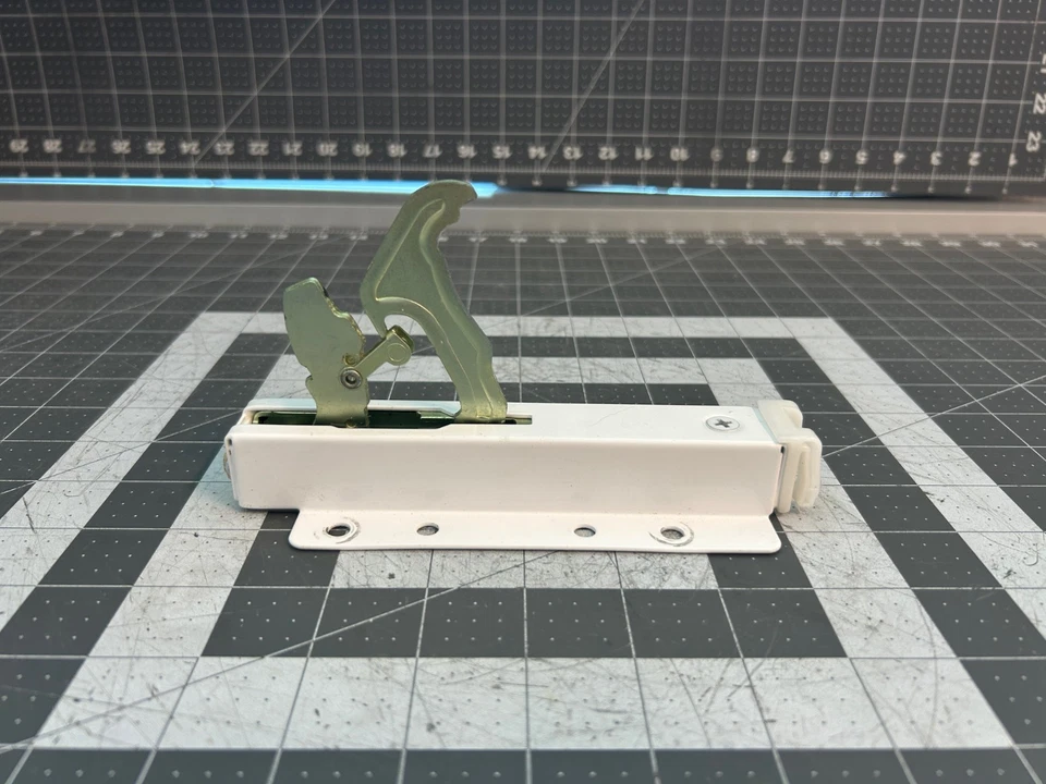 LG 冰箱门铰链 P# 4775JJ2011B — 第 3/4 张图片