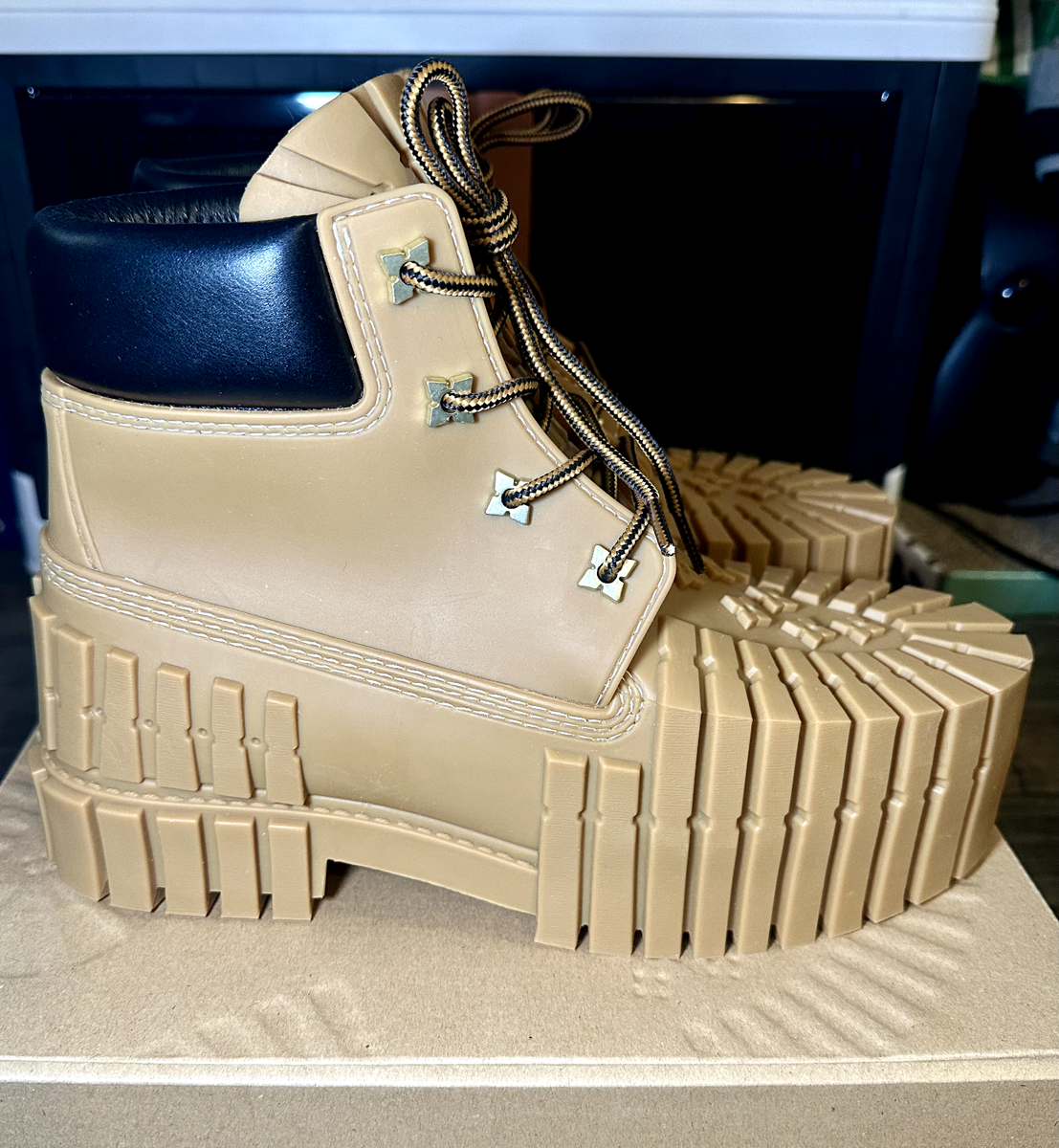 MSCHF 2x4 Boots Mens Size 10 Camel SOLD OUT VERY LIMITED Spike Lee