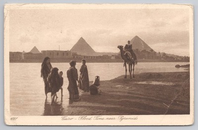 Kairo Hochwasserzeit bei Pyramiden Kamele Gizeh Panorama Ägypten