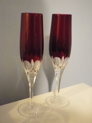 Paar Ajka ungarische Kristallglas rubinrot 11'' (28cm) hohe Sektflöten