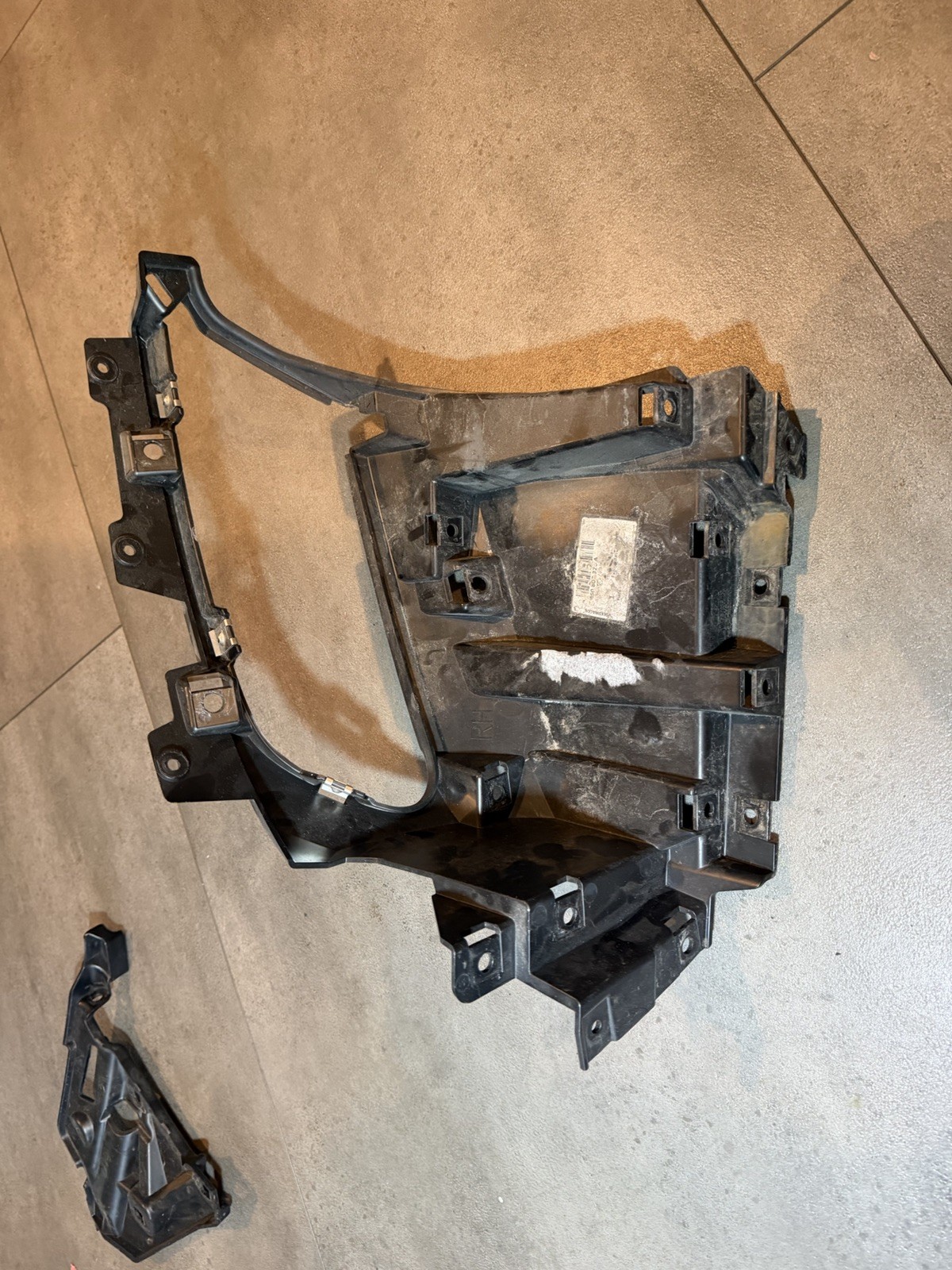 Audi R8 2017-2023 Rear Right Bumper bracket P/N 4S0825730A