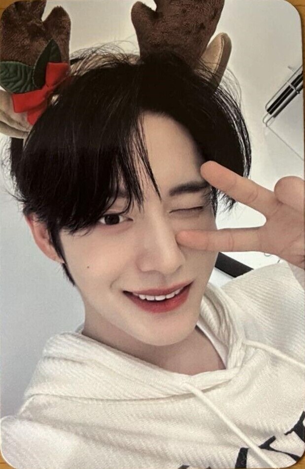 ZB1 ZEROBASEONE 2024 SEASON'S GREETINGS OFFICIAL PHOTO CARD POB