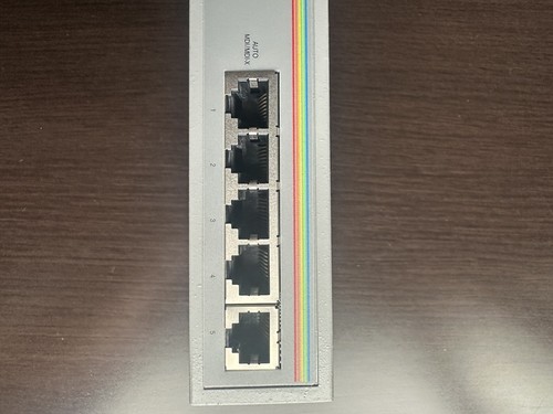 Allied Telesyn AT-FS705L 10base-T/100base-Tx 5 Port Fast Ethernet Switch - Picture 6 of 6