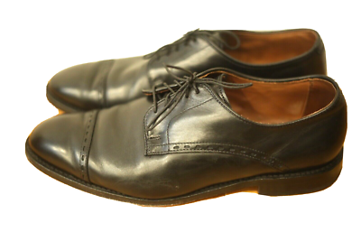 Allen Edmonds Men display picture 2