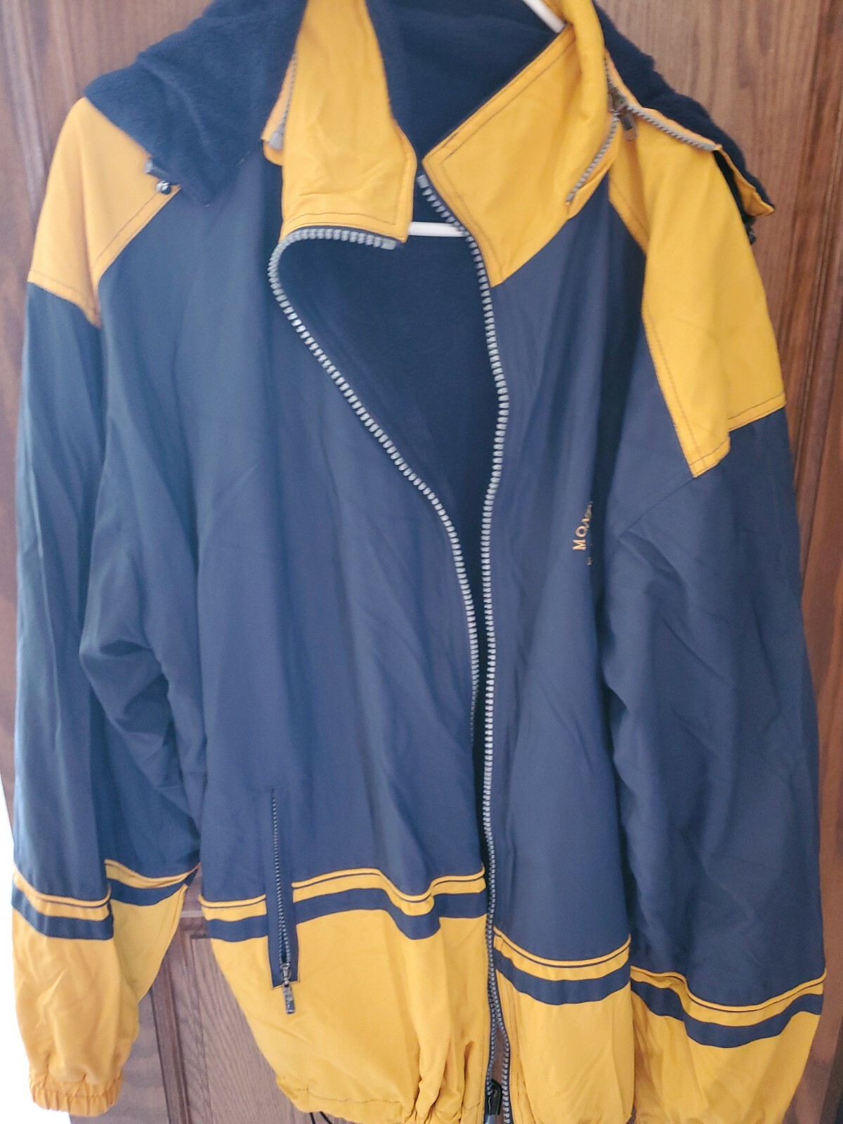 Men’s Outdoor Reverseable Jacket with detachable … - image 4