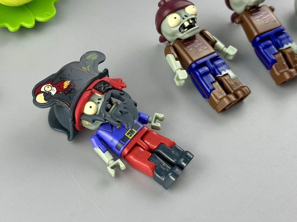 K'Nex Plants Vs Zombies Figures/Pieces Lot with Some Accessories Captain Zombie - Image 3 of 4