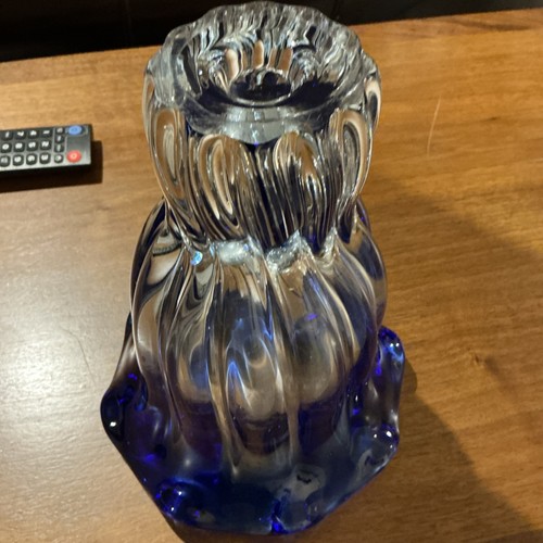 Vaso Shannon Crystal "Designs Of Ireland" blu cobalto con volant 9,5" soffiato a mano - Foto 5 di 5