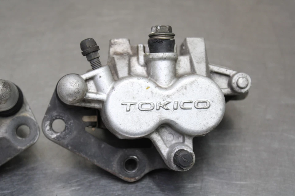 05-09 SUZUKI BOULEVARD C90 VL1500 RIGHT LEFT FRONT BRAKE CALIPER SET PAIR Foto 3 de 4