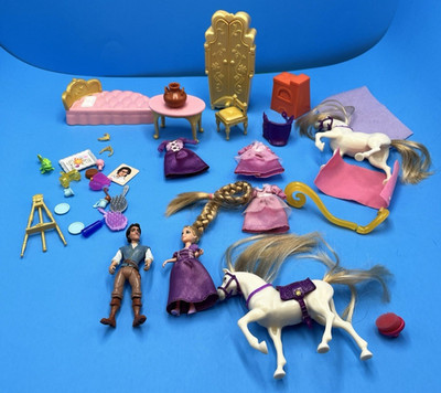 Disney  4 inch Princess Rapunzel & Flynn Rider figure set with accessories