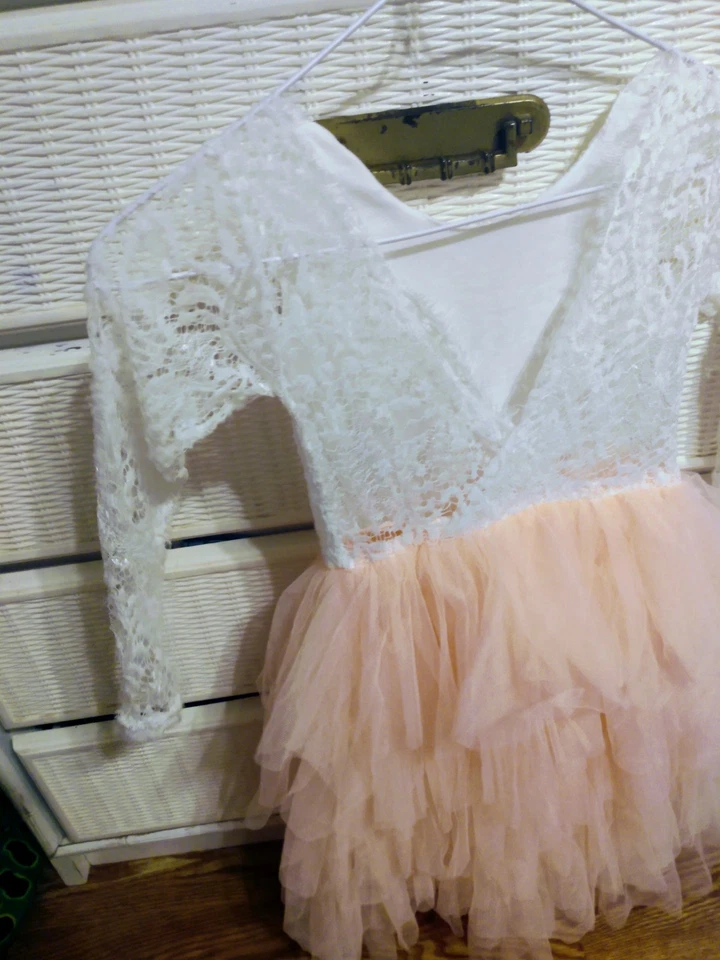 Little girls size 5-6 party dress lace tulle - Image 4 of 4